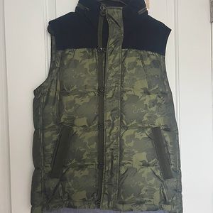 Tommy Hilfiger small Camo Puff Sports Vest - Like New